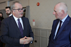 Ian Donaghey of Irwin Donaghey Stockman with Brian McGrath President of Derry-Londonderry Chamber of Commerce at the Causeway Chamber's President's Business Lunch.   07 Presidents Lunch