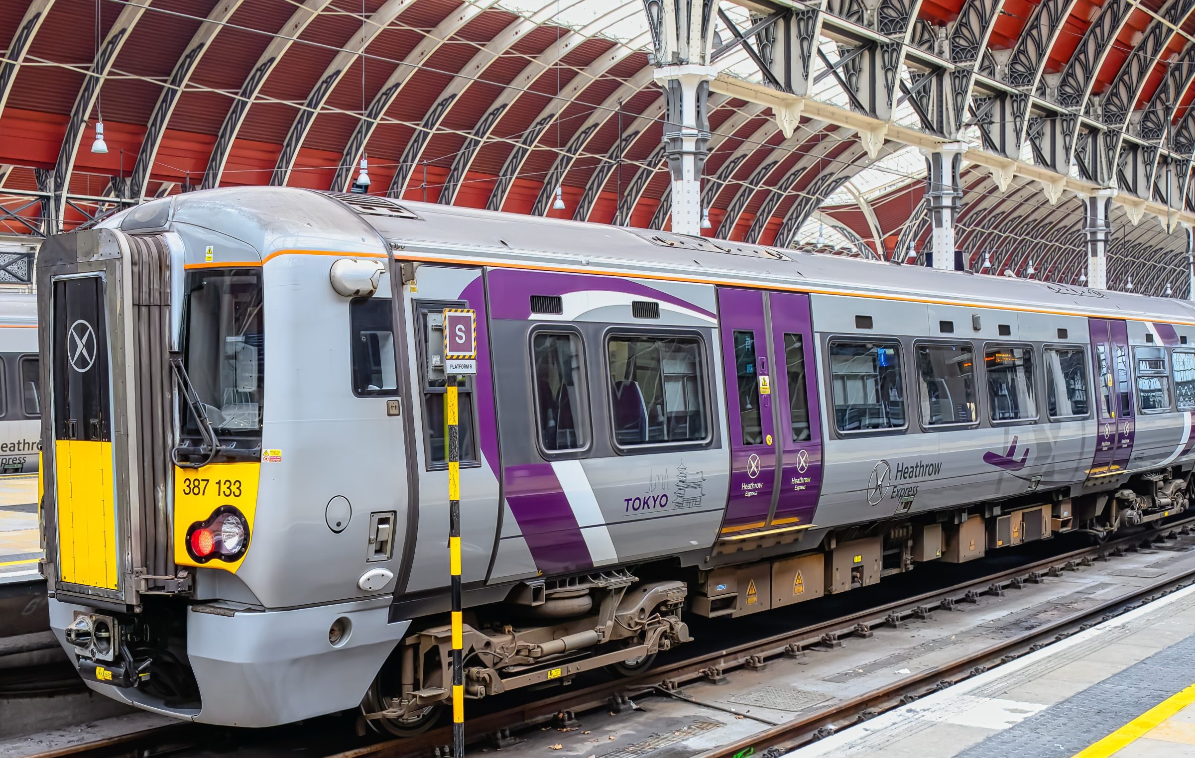 Heathrow Express train at a platform at Paddington